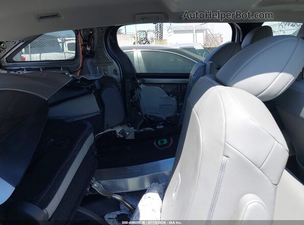 5TDJRKEC3SS270770 2025 TOYOTA SIENNA Silver Vista de la etiqueta del VIN