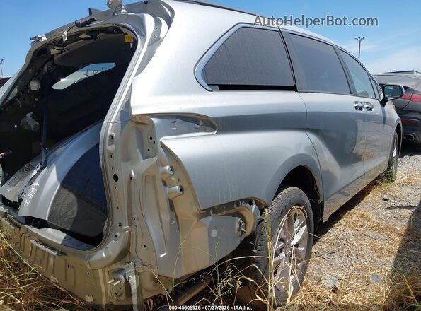 5TDJRKEC3SS270770 2025 TOYOTA SIENNA Silver Trasero derecho
