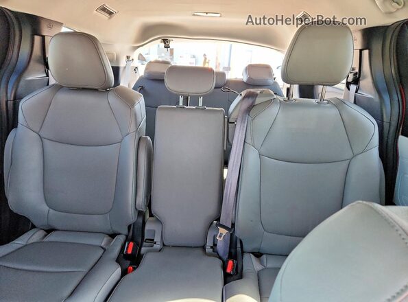 5TDJRKEC3SS288105 2025 TOYOTA SIENNA Red Widok tylnych siedzeń