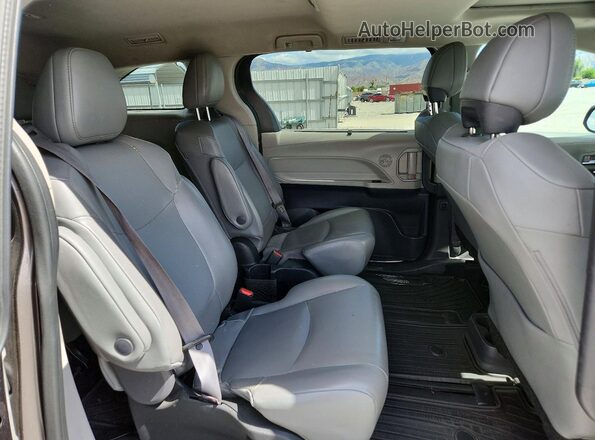 5TDJRKEC5NS101046 2022 TOYOTA SIENNA Gray უკანა სალონის ხედი