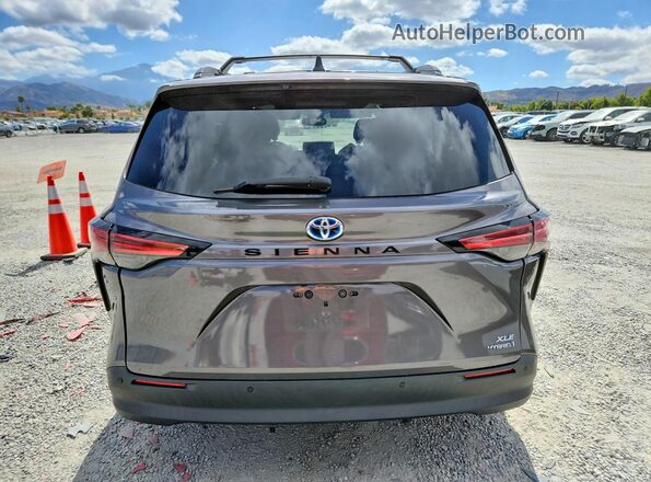5TDJRKEC5NS101046 2022 TOYOTA SIENNA Gray უკანა ხედი