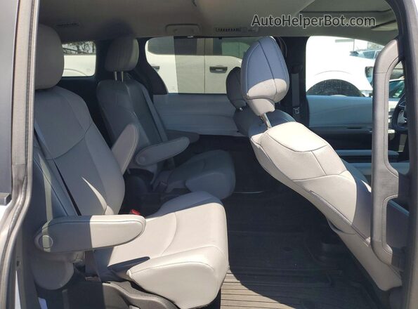 5TDJRKEC6SS236550 2025 TOYOTA SIENNA White უკანა სალონის ხედი