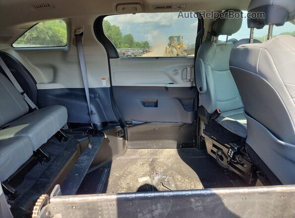 5TDJRKEC8NS123042 2022 TOYOTA SIENNA Gray უკანა სალონის ხედი