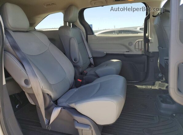 5TDJRKECXMS058130 2021 TOYOTA SIENNA White Вид задньої частини салону