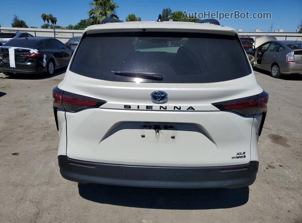 5TDJRKECXMS058130 2021 TOYOTA SIENNA White Вид ззаду