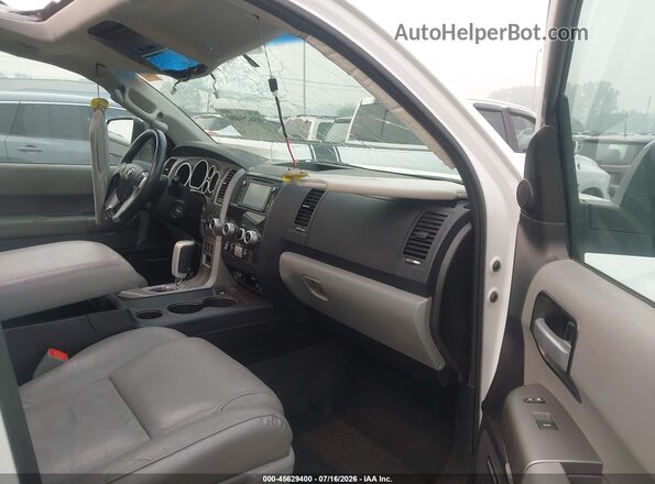 5TDJW5G13GS130795 2016 TOYOTA SEQUOIA White Սալոնի դիմացի տեսք