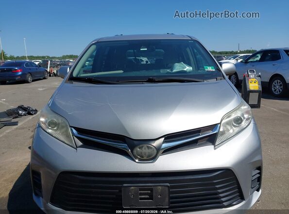 5TDJZ3DC3JS204922 2018 TOYOTA SIENNA Silver Вид щитка приладів