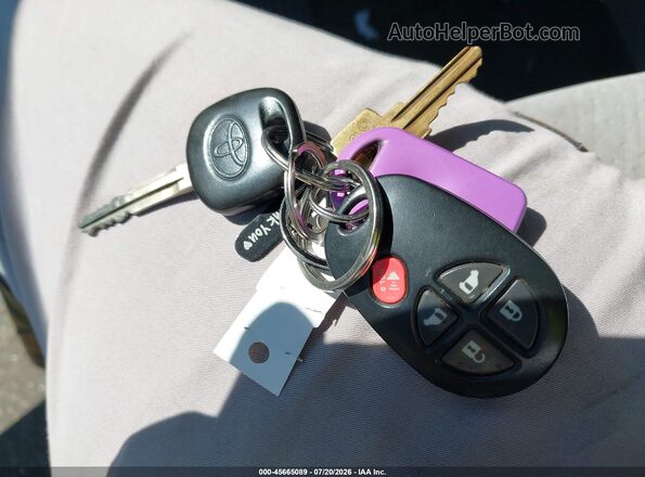 5TDJZ3DC3JS204922 2018 TOYOTA SIENNA Silver Вид панелі приладів