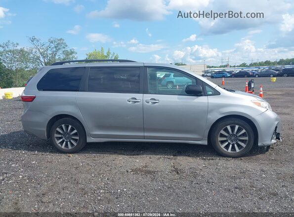 5TDJZ3DC3JS206010 2018 TOYOTA SIENNA Gray Вид задньої частини салону
