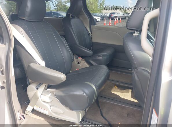 5TDJZ3DC3JS206010 2018 TOYOTA SIENNA Gray Вид наклейки з VIN-кодом