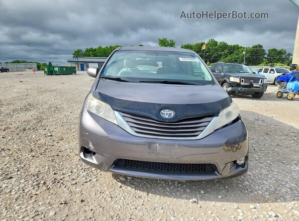 5TDJZ3DC6HS186006 2017 TOYOTA SIENNA Gray Դիմացի տեսք