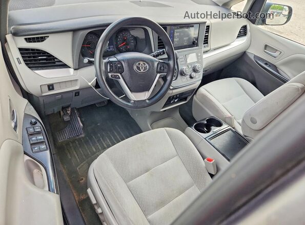 5TDJZ3DC6HS186006 2017 TOYOTA SIENNA Gray Առջևի վահանակի տեսք