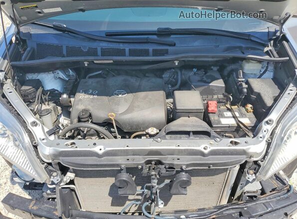 5TDJZ3DC6LS238520 2020 TOYOTA SIENNA Silver Vista del compartimento del motor