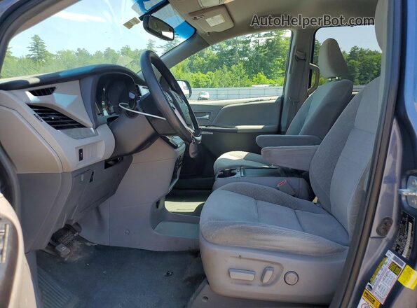 5TDJZ3DC9HS177686 2017 TOYOTA SIENNA Blue Widok wnętrza z przodu