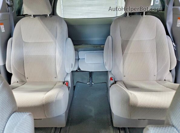 5TDJZ3DCXHS167295 2017 TOYOTA SIENNA Белый Вид задних сидений