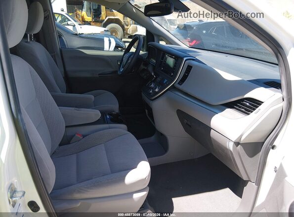 5TDJZ3DCXLS239900 2020 TOYOTA SIENNA Белый Вид салона спереди