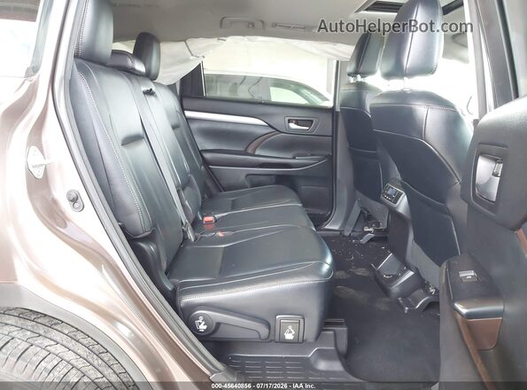 5TDJZRFH0HS374600 2017 TOYOTA HIGHLANDER Brown Widok naklejki z numerem VIN