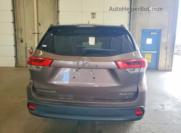 5TDJZRFH0HS376783 2017 TOYOTA HIGHLANDER Желто-коричневый Вид сзади