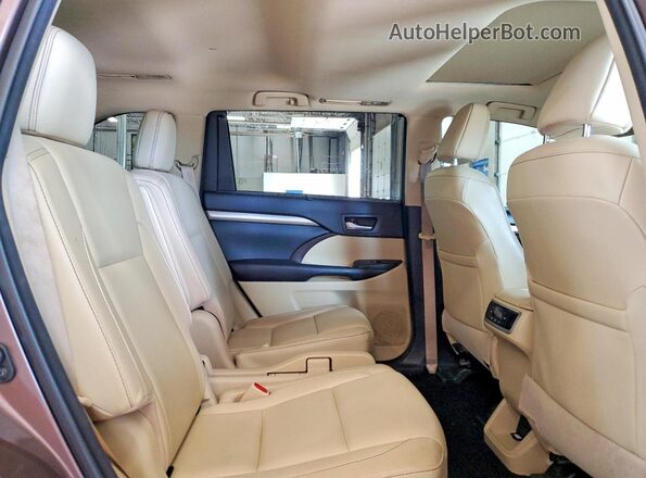 5TDJZRFH0HS376783 2017 TOYOTA HIGHLANDER Желто-коричневый Вид задней части салона