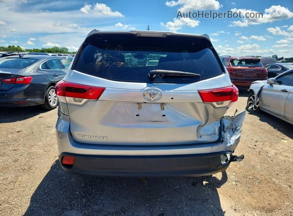 5TDJZRFH0HS508974 2017 TOYOTA HIGHLANDER Silver Вид ззаду