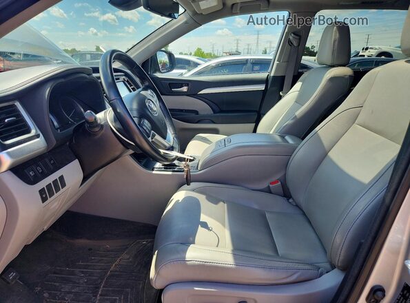 5TDJZRFH0HS508974 2017 TOYOTA HIGHLANDER Silver Вид салону спереду