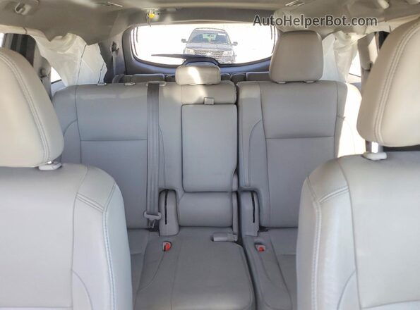 5TDJZRFH0HS514922 2017 TOYOTA HIGHLANDER White Widok tylnych siedzeń