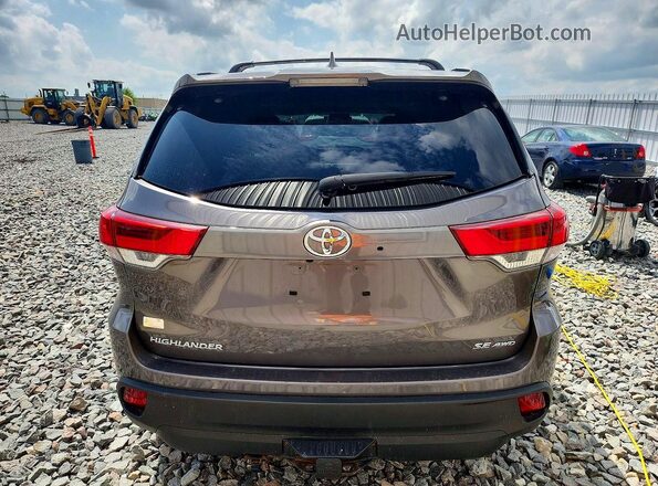 5TDJZRFH0JS544119 2018 TOYOTA HIGHLANDER Gray Rear view