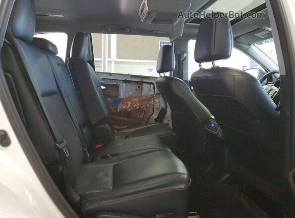 5TDJZRFH0JS884984 2018 TOYOTA HIGHLANDER White Вид задньої частини салону