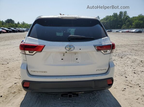 5TDJZRFH0KS574657 2019 TOYOTA HIGHLANDER White Widok z tyłu