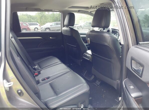 5TDJZRFH0KS628801 2019 TOYOTA HIGHLANDER Gray VIN կոդի պիտակի տեսք