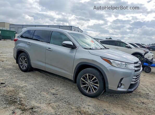 5TDJZRFH1JS557753 2018 TOYOTA HIGHLANDER Silver წინა მარჯვენა