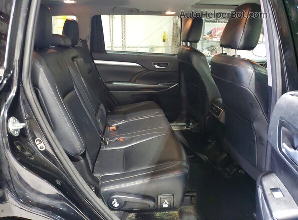 5TDJZRFH1JS885223 2018 TOYOTA HIGHLANDER Черный Вид задней части салона