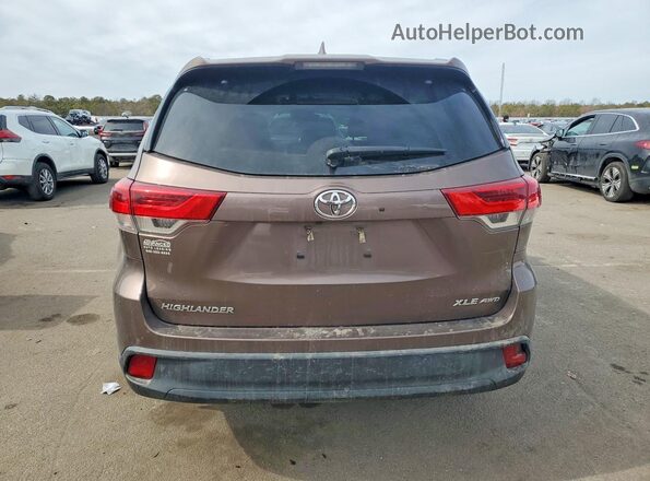 5TDJZRFH1JS902201 2018 TOYOTA HIGHLANDER Brown უკანა ხედი
