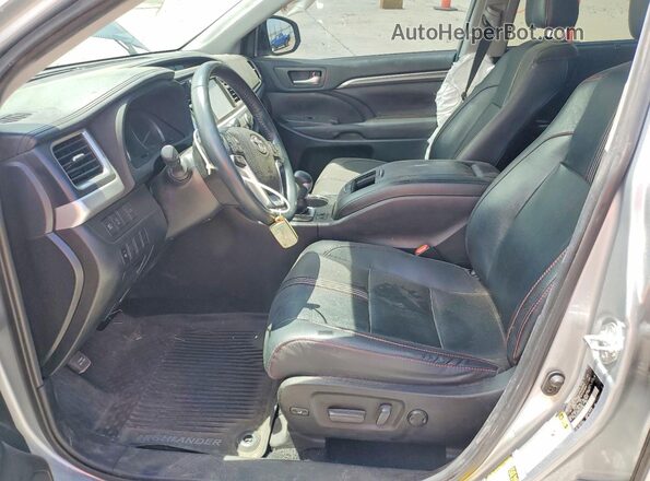 5TDJZRFH1KS609996 2019 TOYOTA HIGHLANDER Silver Front interior view
