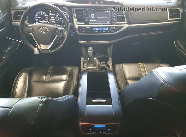 5TDJZRFH2JS494064 2018 TOYOTA HIGHLANDER Silver Vista del salpicadero