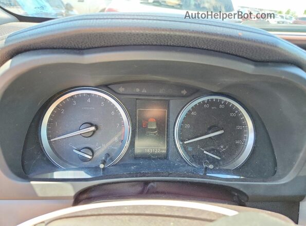 5TDJZRFH2JS545949 2018 TOYOTA HIGHLANDER Black Вид щитка приладів