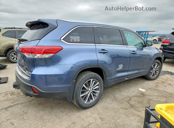 5TDJZRFH2JS820946 2018 TOYOTA HIGHLANDER Blue Trasero derecho