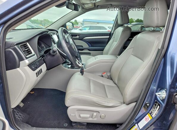 5TDJZRFH2JS820946 2018 TOYOTA HIGHLANDER Blue Vista interior delantera