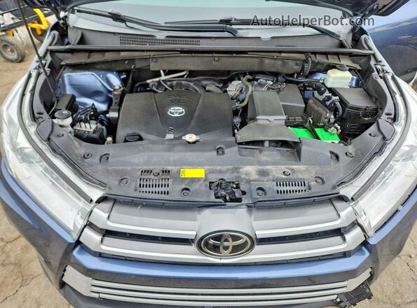 5TDJZRFH2JS820946 2018 TOYOTA HIGHLANDER Blue Vista del compartimento del motor