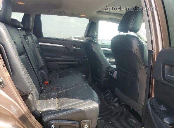5TDJZRFH2JS882556 2018 TOYOTA HIGHLANDER Brown Vista de los asientos traseros