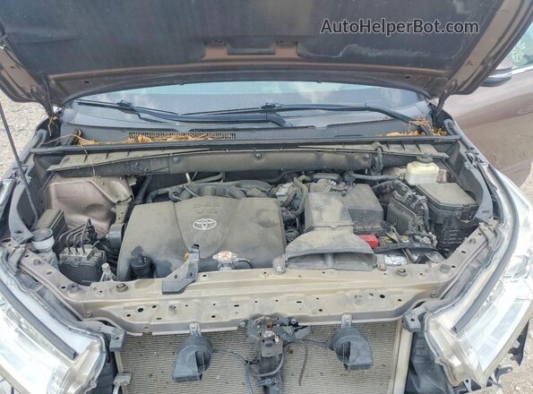 5TDJZRFH2JS882556 2018 TOYOTA HIGHLANDER Brown Vista interior trasera