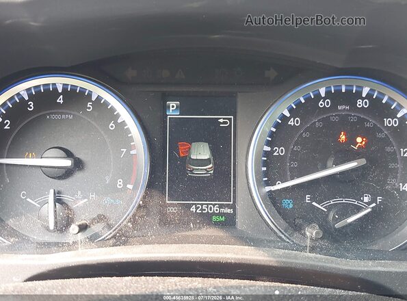 5TDJZRFH2KS619971 2019 TOYOTA HIGHLANDER Black Widok tylnych siedzeń