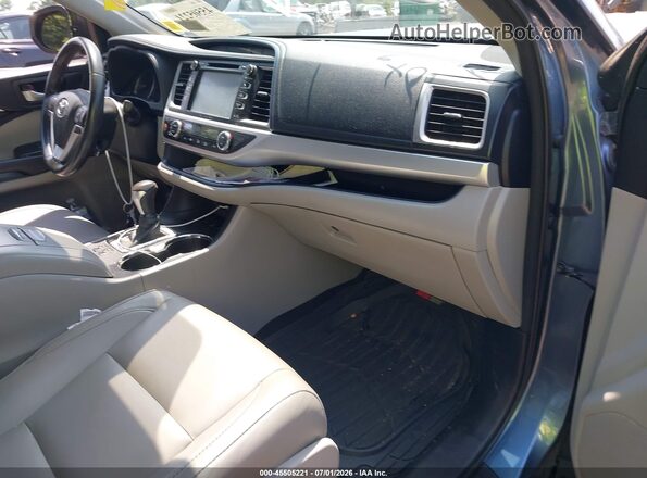 5TDJZRFH3HS483620 2017 TOYOTA HIGHLANDER Синий Вид салона спереди