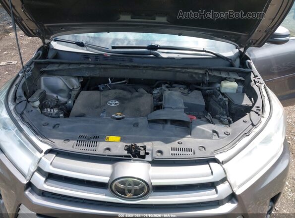 5TDJZRFH3JS529310 2018 TOYOTA HIGHLANDER Silver უკანა ხედი