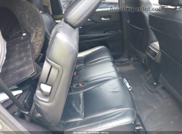 5TDJZRFH3JS529310 2018 TOYOTA HIGHLANDER Silver VIN კოდის სტიკერის ხედი