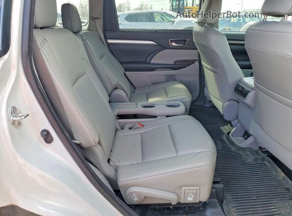 5TDJZRFH3JS530134 2018 TOYOTA HIGHLANDER White Սալոնի հետևի տեսք