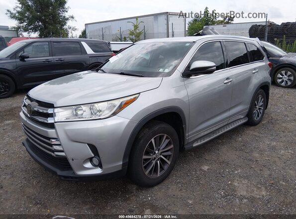 5TDJZRFH3JS550299 2018 TOYOTA HIGHLANDER Silver Przód lewy