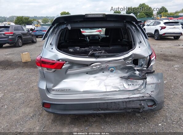 5TDJZRFH3JS550299 2018 TOYOTA HIGHLANDER Silver Widok z przodu