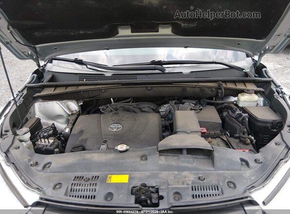 5TDJZRFH3JS550299 2018 TOYOTA HIGHLANDER Silver Widok z tyłu