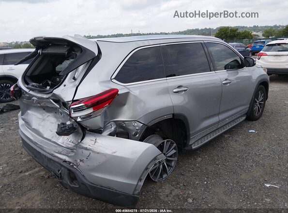 5TDJZRFH3JS550299 2018 TOYOTA HIGHLANDER Silver Tył prawy